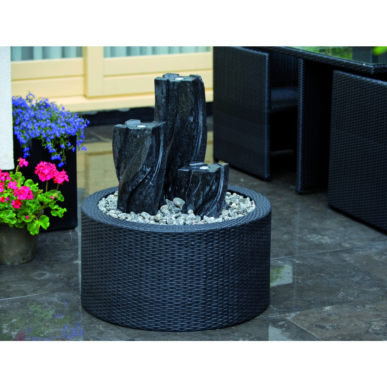 Wicker_1_mit_Brunnen