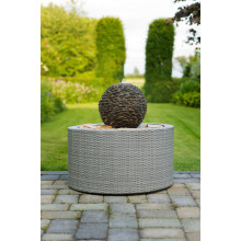 Wicker_7_mit_Brunnen